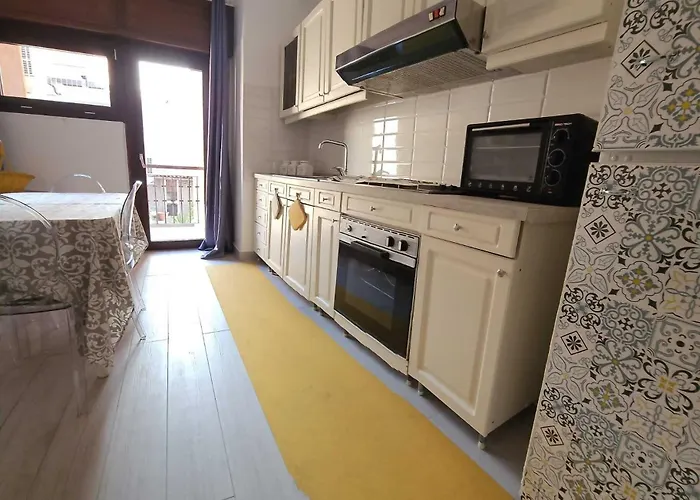 Prestigioso, Ristrutturato, 3 Balconi Lägenhet *