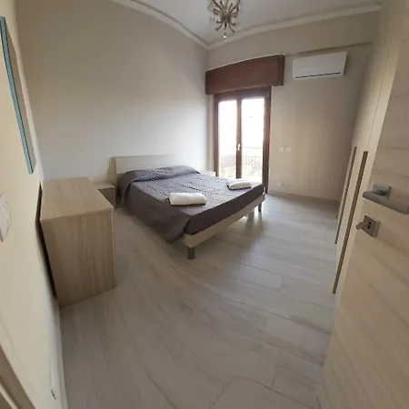 Appartamento Prestigioso, Ristrutturato, 3 Balconi Апартаменты Реджо-ди-Калабрия