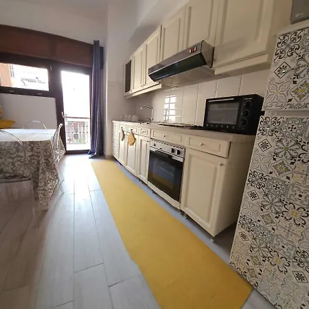 Prestigioso, Ristrutturato, 3 Balconi Apartment *