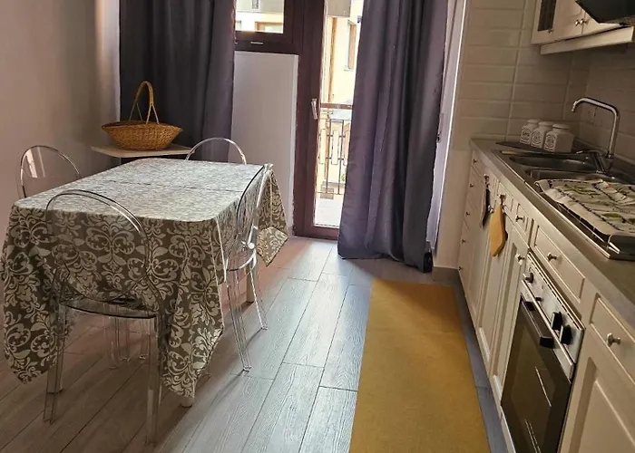 Prestigioso, Ristrutturato, 3 Balconi Apartment